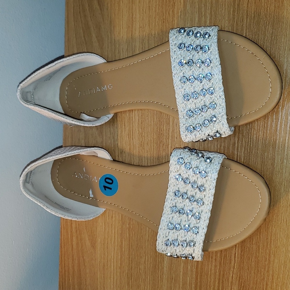 Women size 10 Sandals, Color Nude/Cream